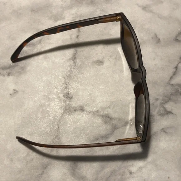 Sunglasses - Picture 13 of 14